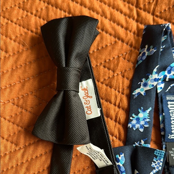 Boys Assorted Pattern Bow ties Bundle - Picture 2 of 5